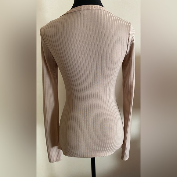 Prettylittlething Womens size 2 long sleeve top. - Picture 3 of 4